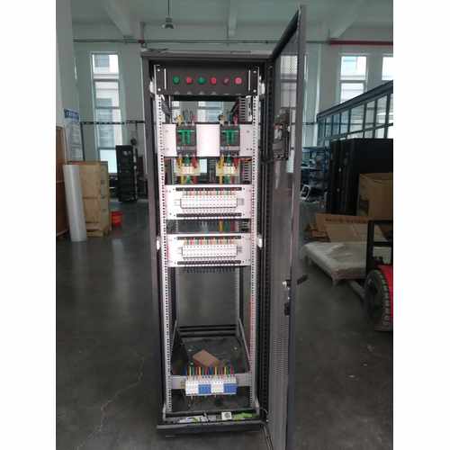 Precision Row PDU Cabinet Schneider 160A 4P 32-Circuit