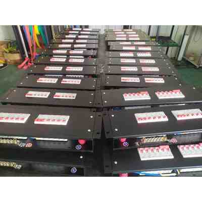 3U Distribution Unit Delixi 32A Dual-Circuit per Circuit 4-Circuit total 8-Circuit