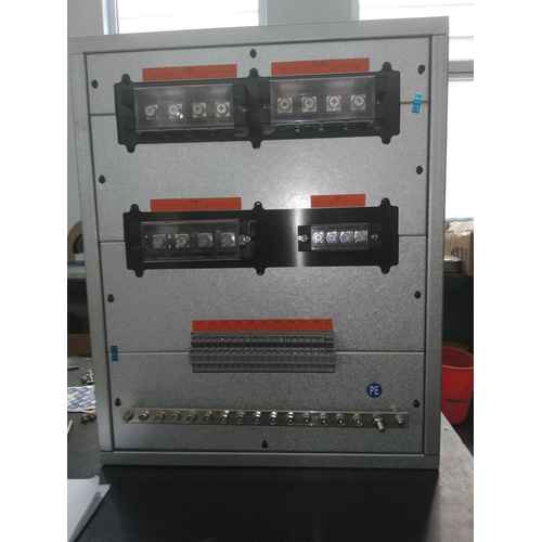 12U Distribution Unit Schneider 125A 4P 8-Circuit